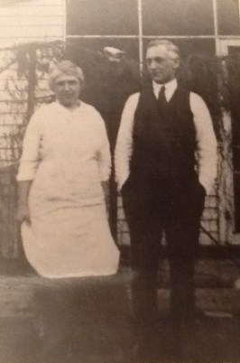 elizabeth-duffy-moriarty-and-francis-moriarty-in-kansas